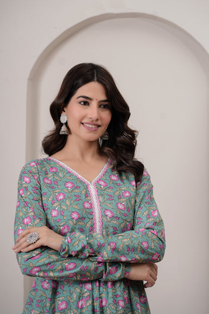 Artha Cotton Anarkali Kurta